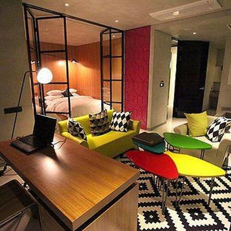 Hotel The Designers Hongdae Сеул Экстерьер фото