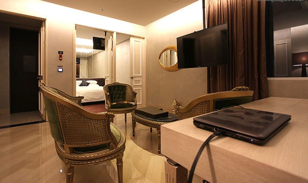Hotel The Designers Hongdae Сеул Экстерьер фото