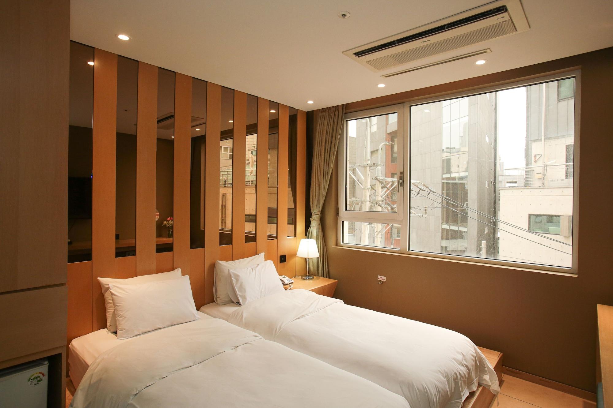 Hotel The Designers Hongdae Сеул Экстерьер фото